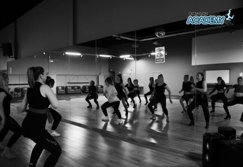 G's Dance: Pro Weekly WERKshops